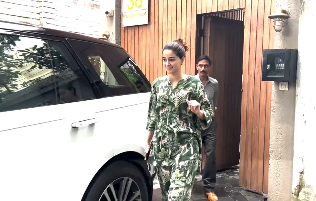 Ananya Panday Range Rover