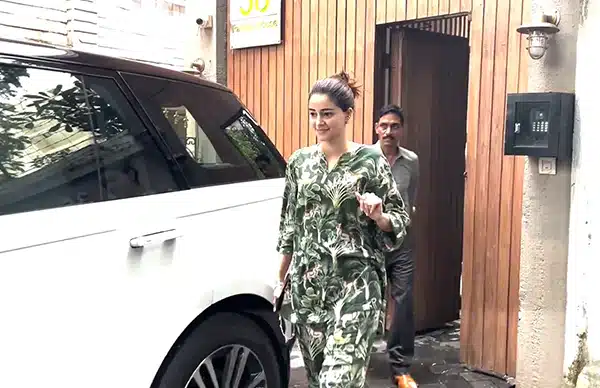 Ananya Panday Range Rover