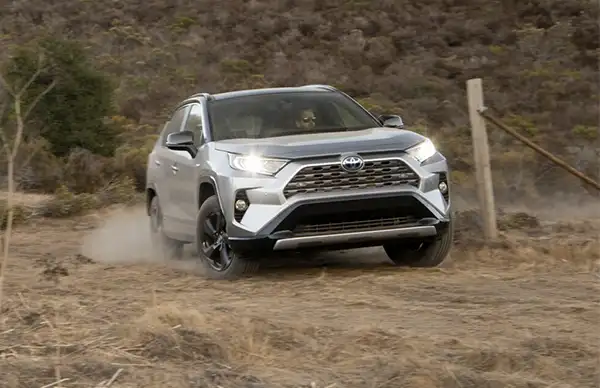 2021 Toyota RAV4 XLE Hybrid in pics