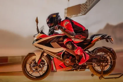 Bajaj Pulsar RS 200 | Autolivenews